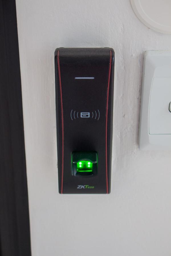 TaTe Village - Fingerprint Reader